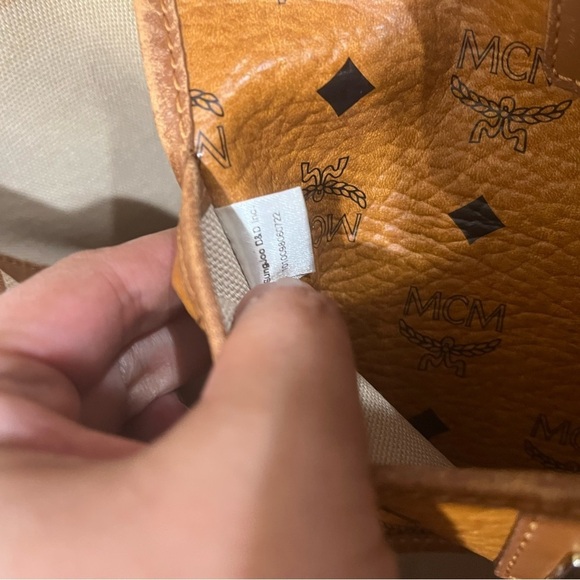 MCM COGNAC VISETOS SHOPPING TOTE - Picture 14 of 16